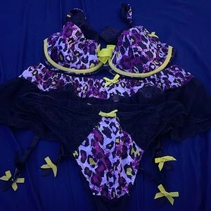Cacique Neon Leopard Matching Set
